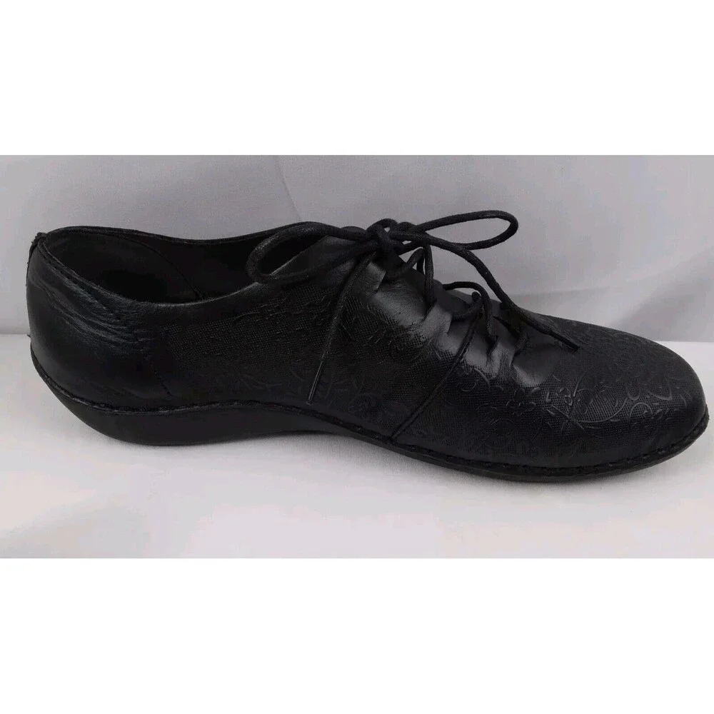 Propet Chantel WCX012L Shoe Black Leather Floral Embossed Women's Size 11 N(AA)